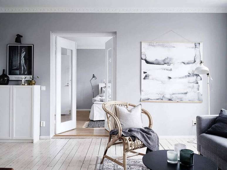 27. Decoração escandinava para sala com móveis de vime sintético – Foto: Home Decor & Renovation Ideas