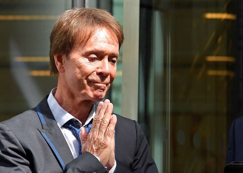 Cantor Cliff Richard deixa tribunal na regi&atilde;o central de Londres
15/11/2018 REUTERS/Toby Melville