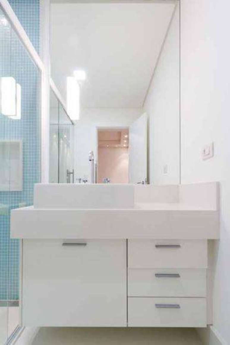 18. Banheiros modernos são arejados, mesmo que pequenos