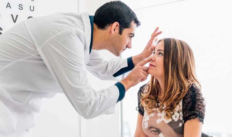 24. VIS&Atilde;O AFINADA: o risco de glaucoma tamb&eacute;m &eacute; menor para quem pratica atividade f&iacute;sica vigorosa, diz artigo publicado pelo Medicine & Science in Sports & Exercise ap&oacute;s estudo com 55 mil corredores. O risco diminui 5% a cada quil&ocirc;metro adicionado ao treino di&aacute;rio e reduz ainda mais conforme aumenta-se a velocidade. Quem correu 10 k em menos de 37 min apresentou metade da chance de ter glaucoma que aqueles cujo melhor tempo era pr&oacute;ximo aos 50 min 