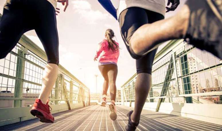 45. SINTA-SE PODEROSO: &ldquo;A corrida &eacute; um momento de autoconhecimento e de busca de bem-estar. Ao dar sequ&ecirc;ncia aos treinamentos e observar os resultados, a pessoa se sente mais motivada a enfrentar desafios cada vez mais instigantes. Esse aprendizado pode ser transferido para outros setores da vida, fazendo com que a pessoa se sinta mais capaz de enfrentar situa&ccedil;&otilde;es de supera&ccedil;&atilde;o de um modo geral&rdquo;, explica Simone Meyer Sanches, presidente da Associa&ccedil;&atilde;o Brasileira de Psicologia do Esporte e psic&oacute;loga do Instituto Vanderlei Cordeiro de Lima (IVCL) 