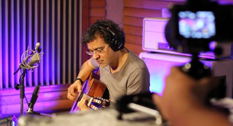 Paulinho Moska durante gravação do ‘Encuentros en Brasil’
