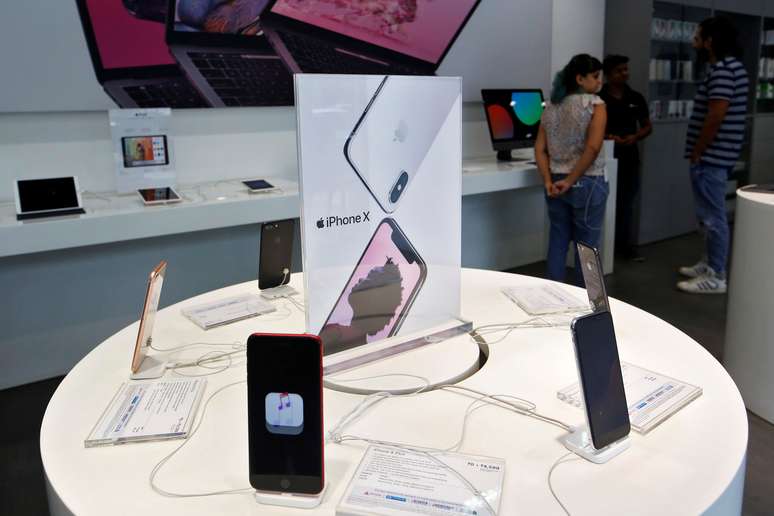 iPhones X em loja da Apple
27/07/2018 REUTERS/Francis Mascarenhas