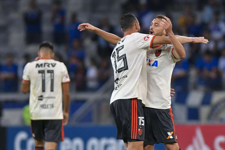 Léo Duarte comemora gol do Flamengo