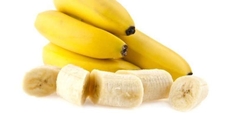 BANANA: rica em carboidratos (24%), é uma das frutas preferidas de quem pratica esporte. Tem boa quantidade de potássio,vitamina B6 e magnésio. Um dos melhores pré-treino. (