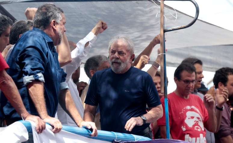 Ex-presidente Luiz Inácio Lula da Silva durante missa em São Bernardo do Campo
07/04/2018 REUTERS/Leonardo Benassatto