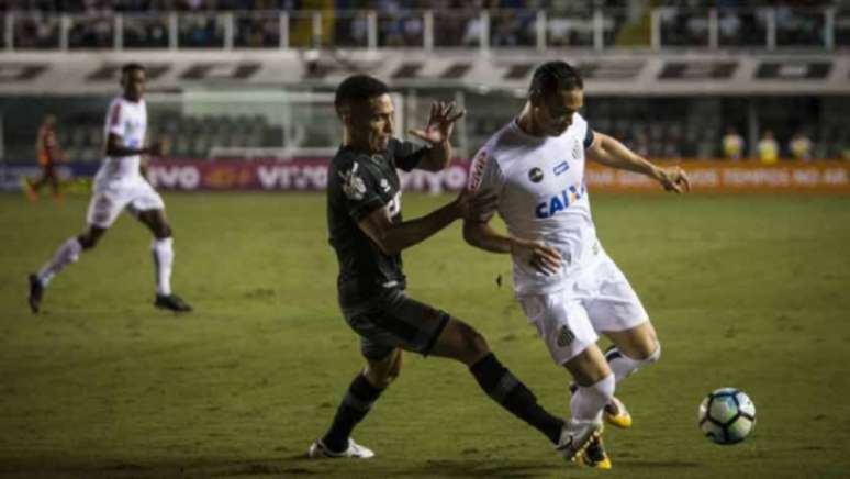Último jogo entre Vasco e Santos ocorreu em 8/11/2017, na Vila. Vitória cruz-maltina por 2 a 1