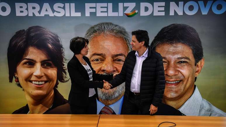 Fernando Haddad e Manuela D'ávila podem assumir chapa em lugar de Lula nas eleições