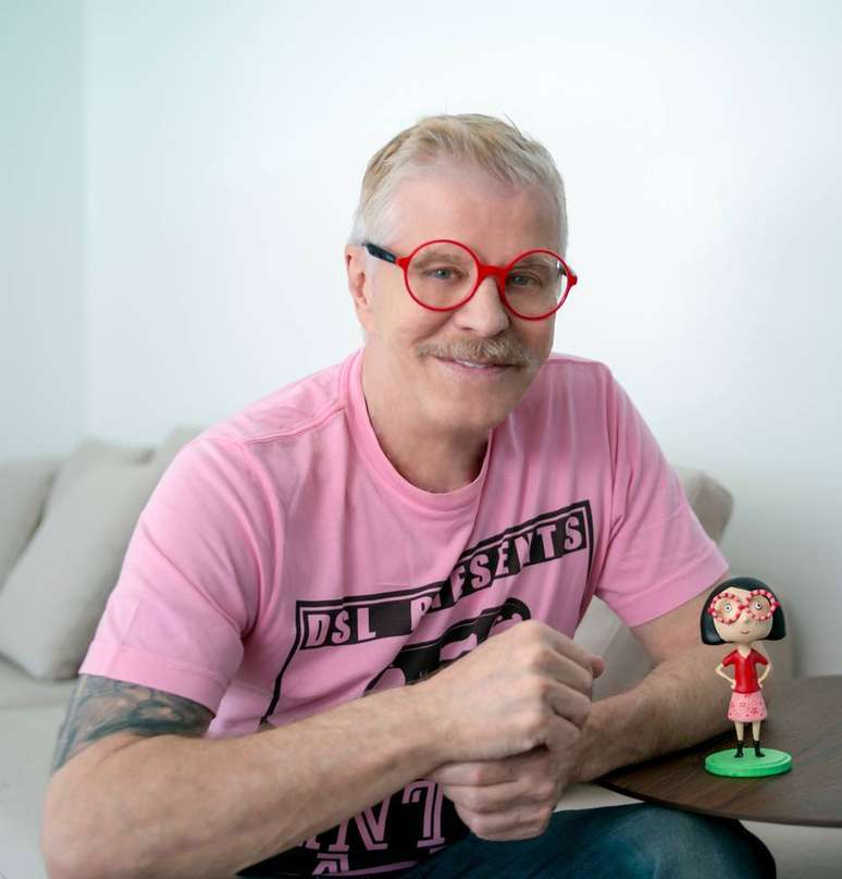 Miguel Falabella e a personagem Charlotte.