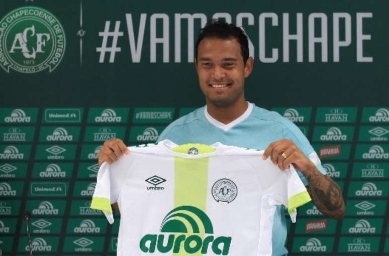 Vinicius foi revelado pelo Palmeiras e é o jogador mais jovem a estrear no clube (Foto: Sirli Freitas/Chapecoense)