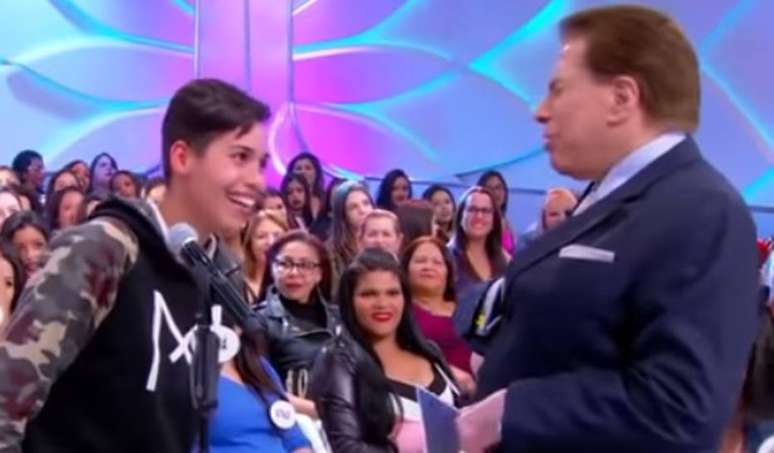 Silvio Santos pergunta se participante é 'menina ou menino?'