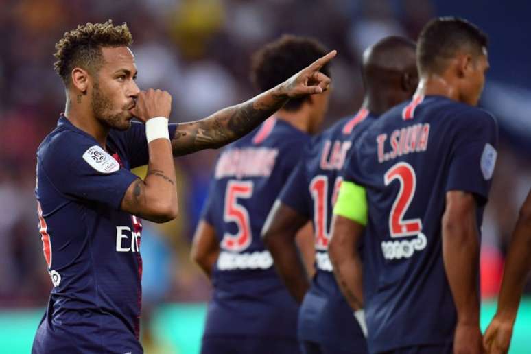 Neymar gostaria de jogar na Inglaterra um dia, trouxe o jornal (AFP)