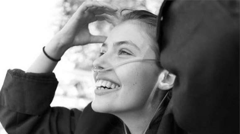 Claire Wineland morreu após fazer um transplante de pulmão