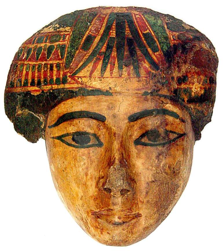 Peça que pertencia ao sarcófago de uma mulher e integra a coleção egípcia do Museu Nacional