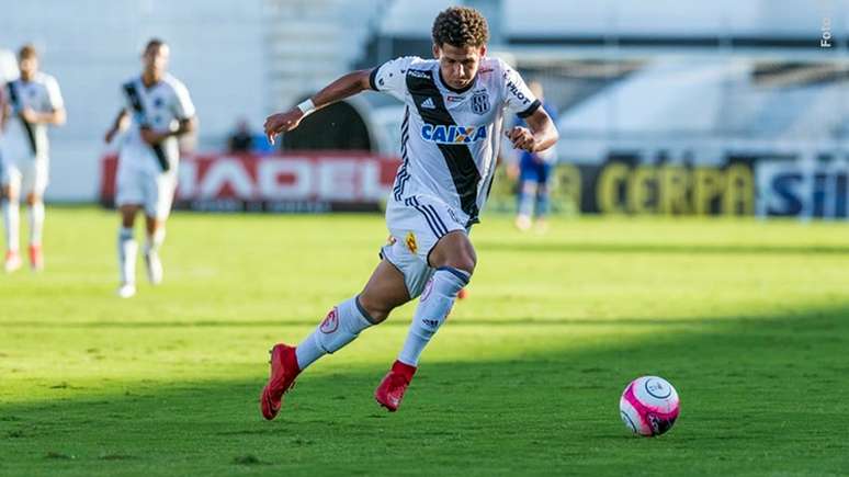 Felippe Cardoso fará exames médicos no Santos e pode assinar contrato nesta terça (Foto: Ponte Press/Divulgação)