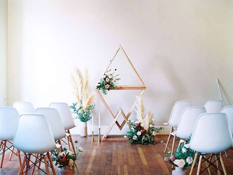 4. Decoração minimalista para casamento simples em casa – Foto: Amy Golding Photography