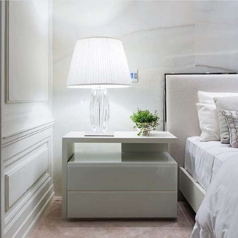 65. Modelos de criado mudo para decorar quarto de casal clean – Foto: Pinterest