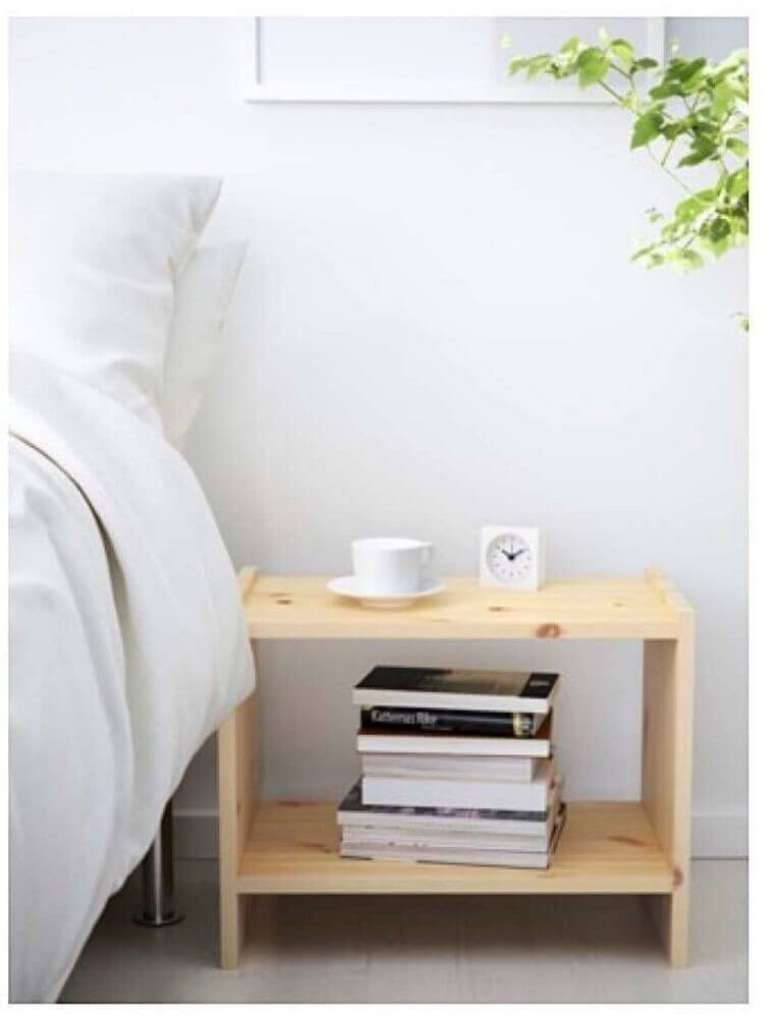 70. Modelos simples de criado mudo de madeira para quarto &ndash; Foto: Decoraci&oacute;n Sueca