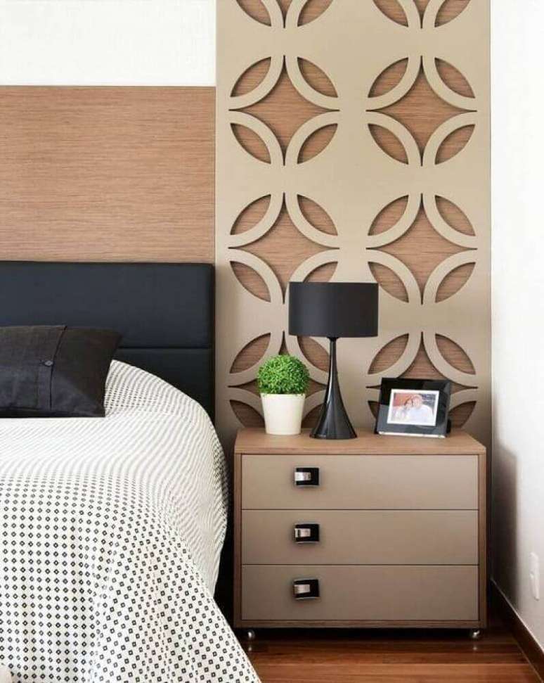 76. Decora&ccedil;&atilde;o de quarto de casal com criado mudo &ndash; Foto: Foto: Wood Save