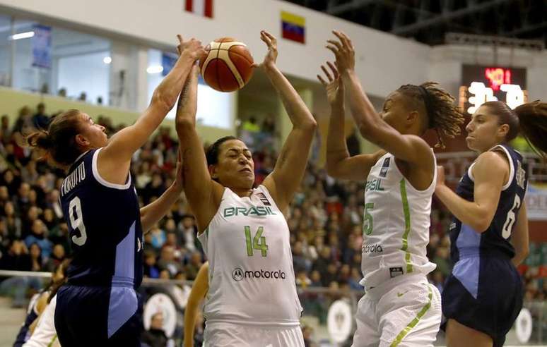 Seleção brasileira feminina de basquete perde e não conquista vaga para  Jogos Olímpicos de Tóquio