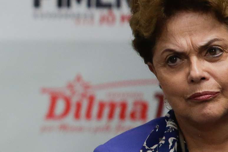 após os governos petistas terem combatido os efeitos da crise de 2008 com políticas anticíclicas, apostando no consumo como alavanca de impulso à atividade econômica, a ex-presidente Dilma Rousseff mudou o rumo no segundo mandato com cortes de gastos