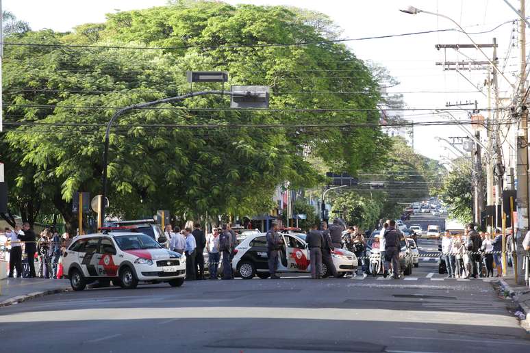 Criminosos atacam ag&ecirc;ncias banc&aacute;rias no centro de Bauru (SP) na madrugada desta quarta-feira (5)