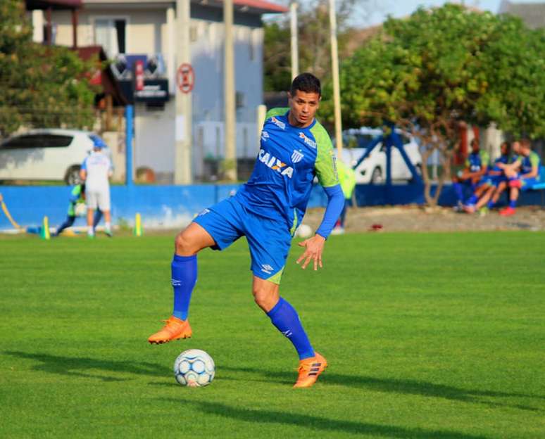 Luan foca em duelo contra o Paysandu pelo Campeonato Brasileiro (Foto: Divulgação)