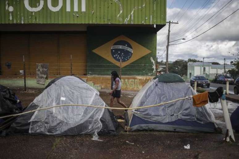 Acampamento de venezuelanos em Pacaraima, Roraima