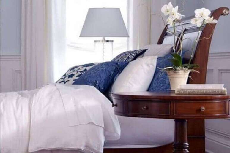 20 &ndash; Orqu&iacute;dea branca em quarto.