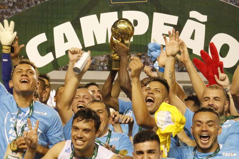 Jogadores do Paysandu comemoram a conquista da Copa Verde 2018