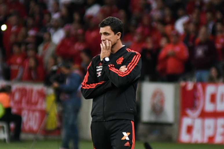 Técnico Maurício Barbieri tenta manter a tranquilidade no Flamengo