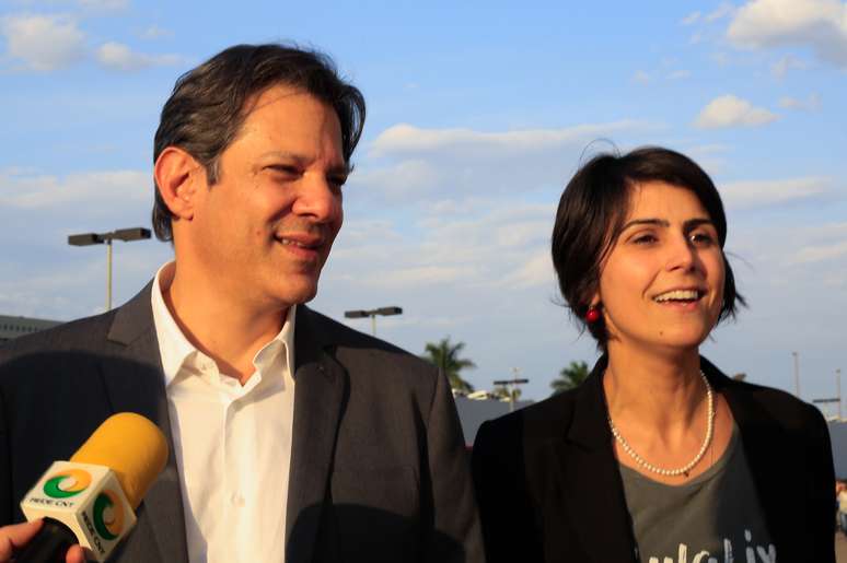 Chapa com Haddad e Manuela D'Ávila foi anunciada nesta terça