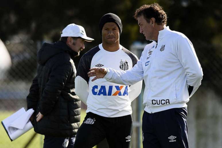 Cuca voltou a fazer falta no Santos (Foto: Ivan Storti)