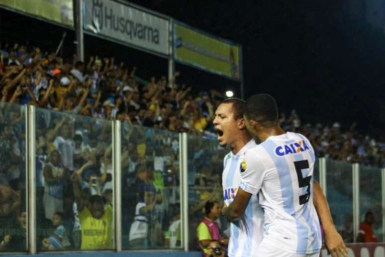 Jogadores do Papão comemoram a vitória (Foto: Divulgação/Paysandu)