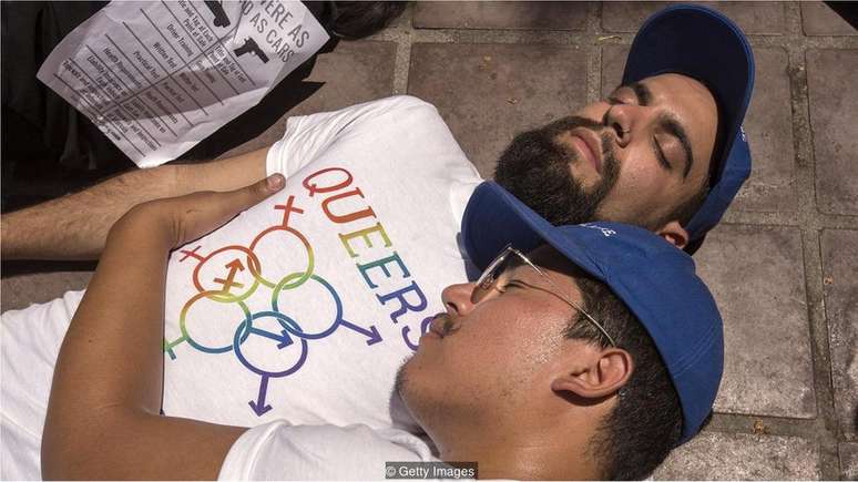 Sobreviventes de eventos traum&aacute;ticos - como o tiroteio em Orlando, nos EUA, em 2016 - mostram mais resili&ecirc;ncia