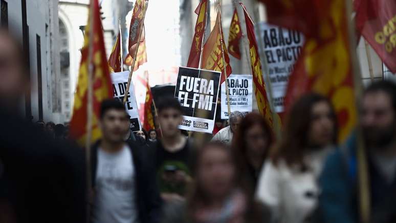 Muitos argentinos se opõem ao acordo com o FMI