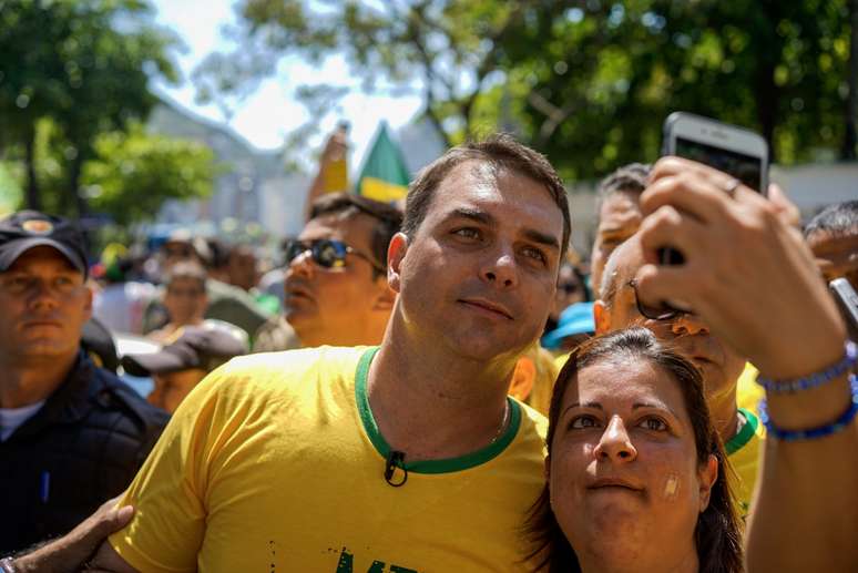 Flávio Bolsonaro comandou ato no Rio de Janeiro