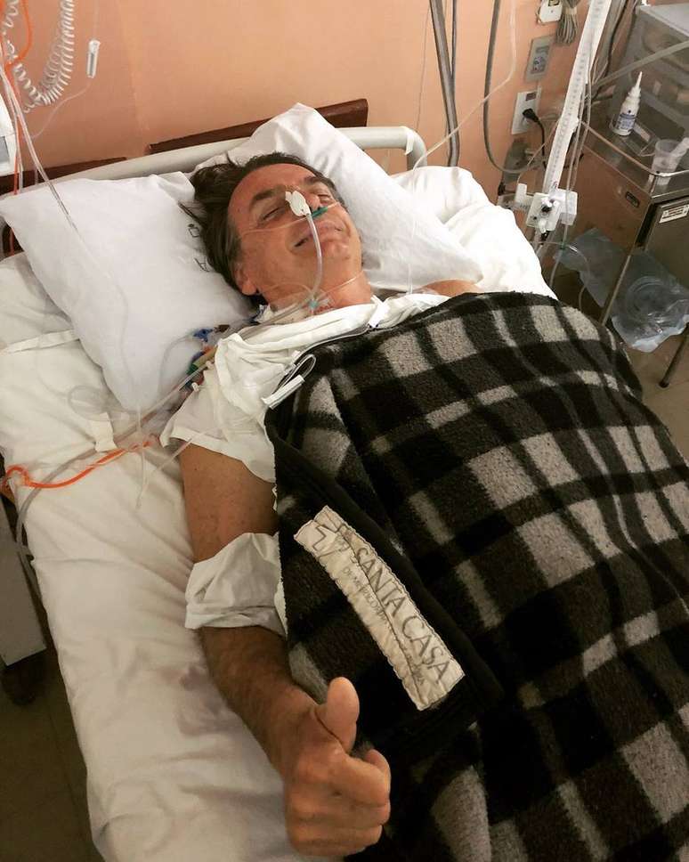 Jair Bolsonaro foi esfaqueado na última quinta-feira e segue na UTI do hospital Albert Einstein.