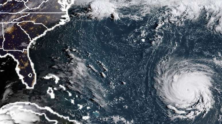 Meteorologistas alertam para o perigo que o furacão representa para a costa dos Estados Unidos