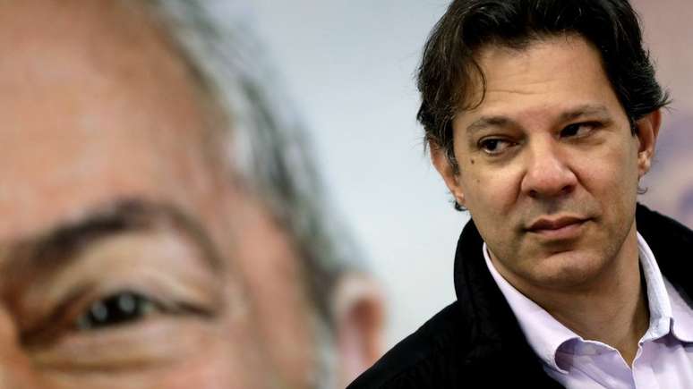 Na véspera de decisão sobre oficialização de candidatura, Haddad se reuniu com o ex-presidente Lula por horas