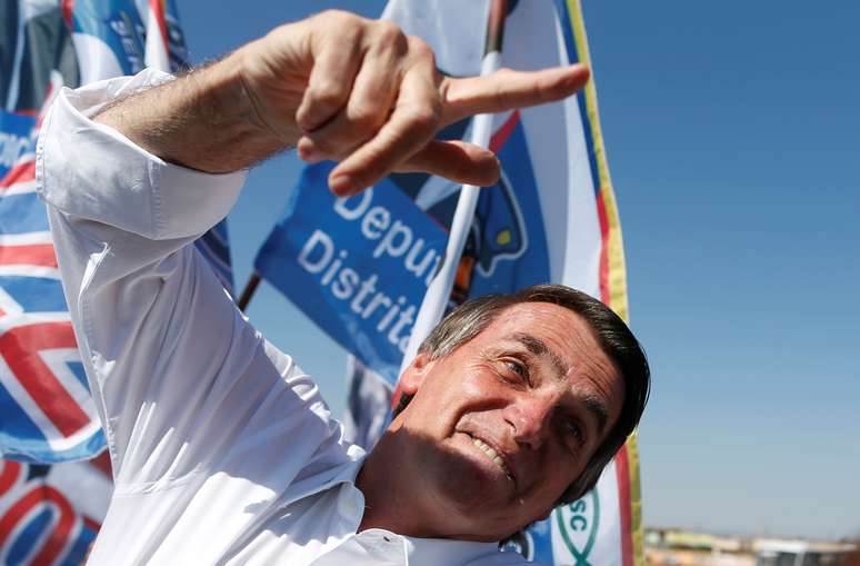 Bolsonaro faz campanha em Taguatinga
 5/9/2018    REUTERS/Adriano Machado 
