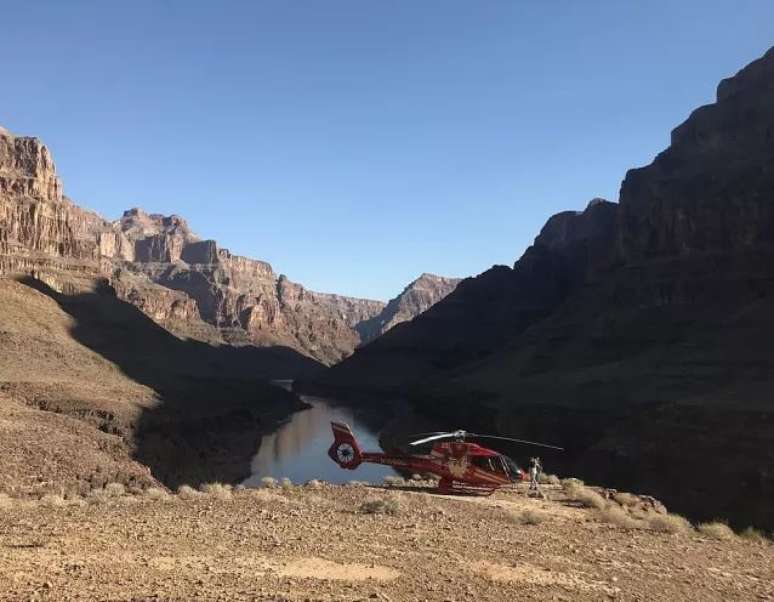 Tour de helic&oacute;ptero leva ao Grand Canyon West