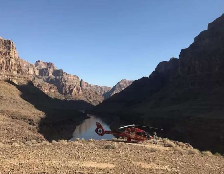 Tour de helicóptero leva ao Grand Canyon West