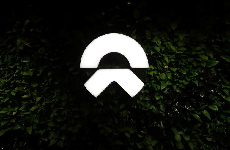 Logo da startup de carros el&eacute;tricos NIO em loja em Pequim, China 25/11/2017 REUTERS/Norihiko Shirouzu 