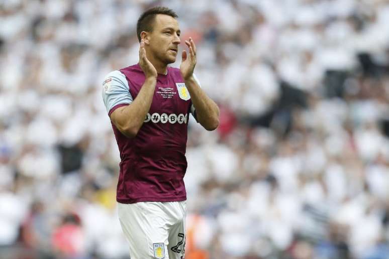 Terry ficou no Aston Villa, seu último clube (Foto: AFP)