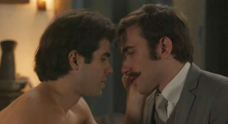 Luccino e Otávio: o drama de se descobrir gay e a recompensadora paixão