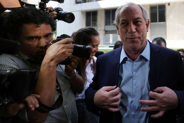 Ciro Gomes chega na Academia Brasileira de Ci&ecirc;ncias, no centro do Rio de Janeiro 