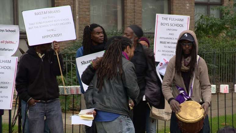 A exig&ecirc;ncia da escola gerou protestos no ano passado