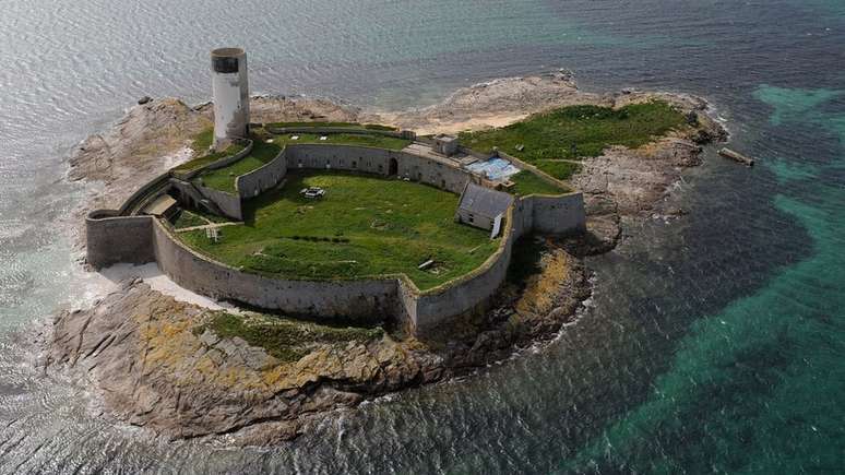 Fort Cigogne, perto da Bretanha, precisa de obra para resistir ao tempo