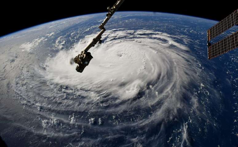 Foto da Nasa mostra o furacão Florence a caminho dos EUA, visto da Estação Espacial Internacional 10/09/2018 NASA/Divulgação via Reuters